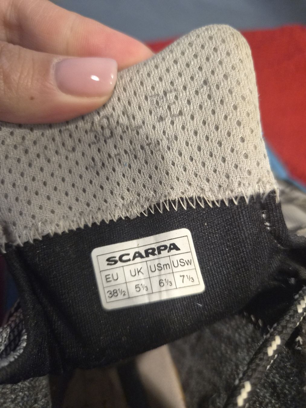 Scarpa Scarpe da donna: Scarpa Bergschuhe Mountain 38 1/2 – Nuovo (secondo la descrizione) da Thun venduto da inuyasha93 2