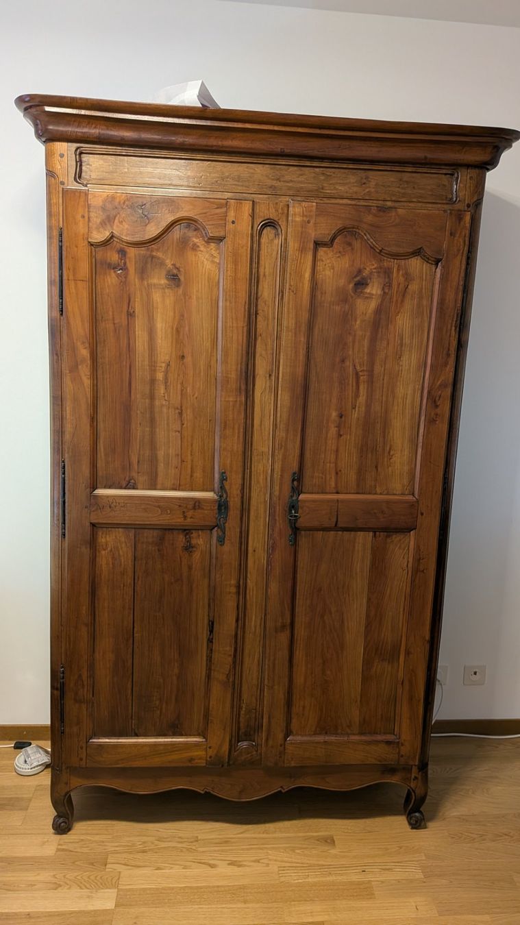 Armadi: Armoire ancienne avec penderie – Usato da Apples venduto da lverschu