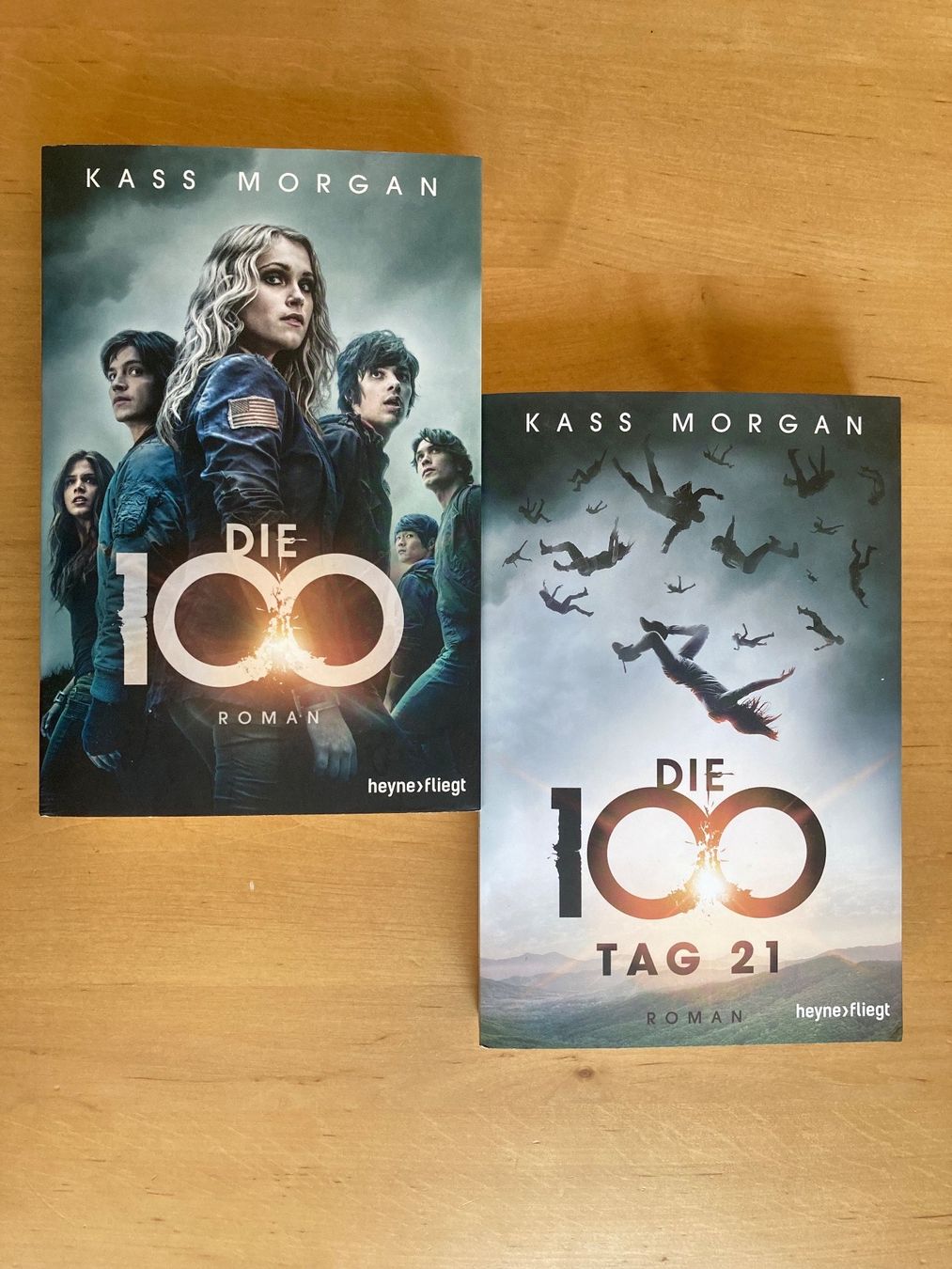 Livres: Die 100, Kass Morgan – Neuf (Voir description) à Riehen par M1rc2ll