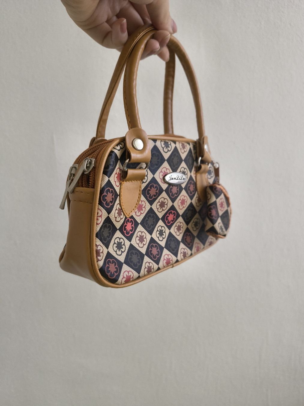 Borse: petit sac à main – Usato da Sonceboz-Sombeval venduto da mayling_ngo 1