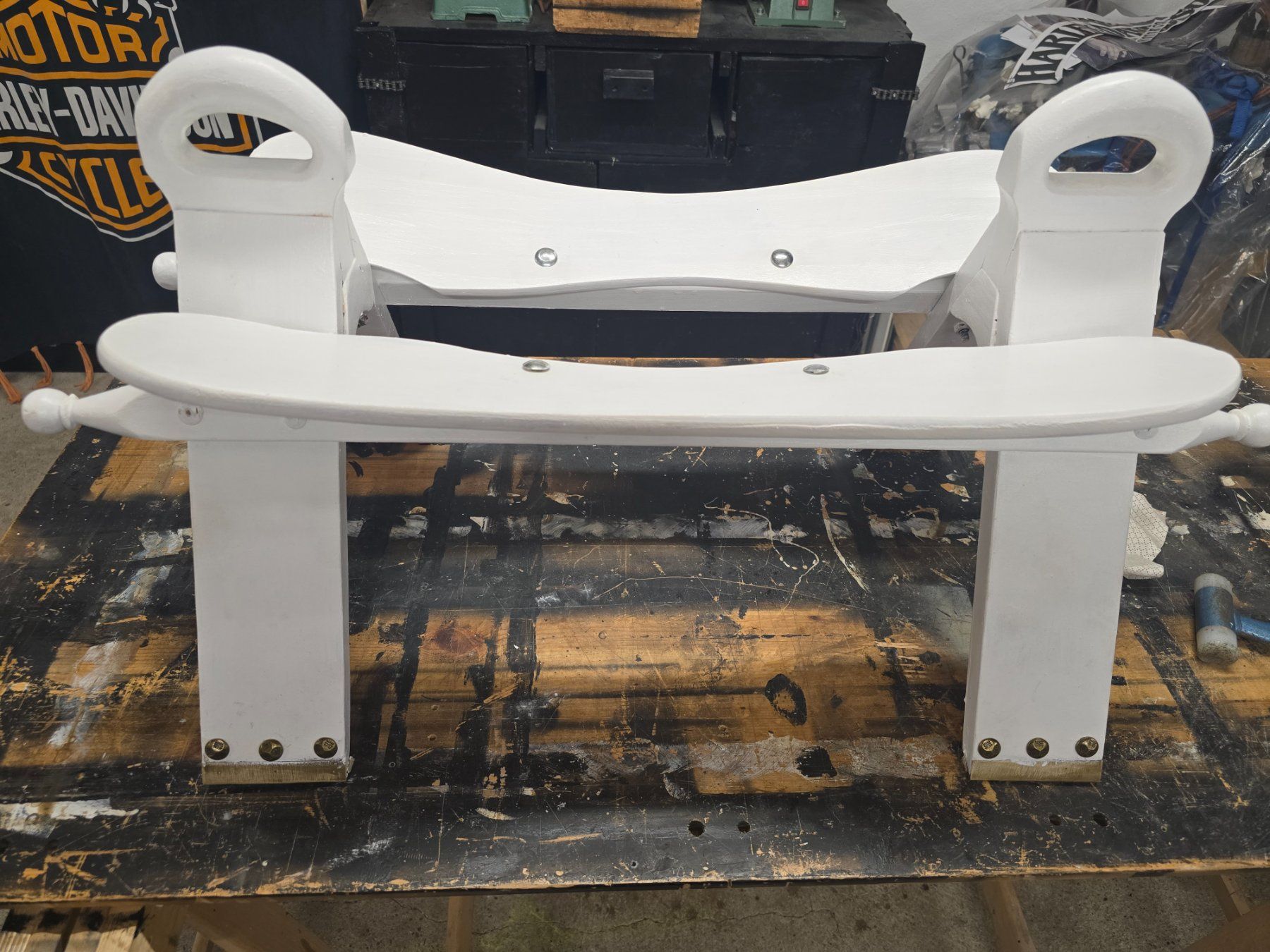 Sgabelli: Weisser Hocker mit schwarzem Lederkissen – Usato da Gutenswil venduto da Karin1111 3