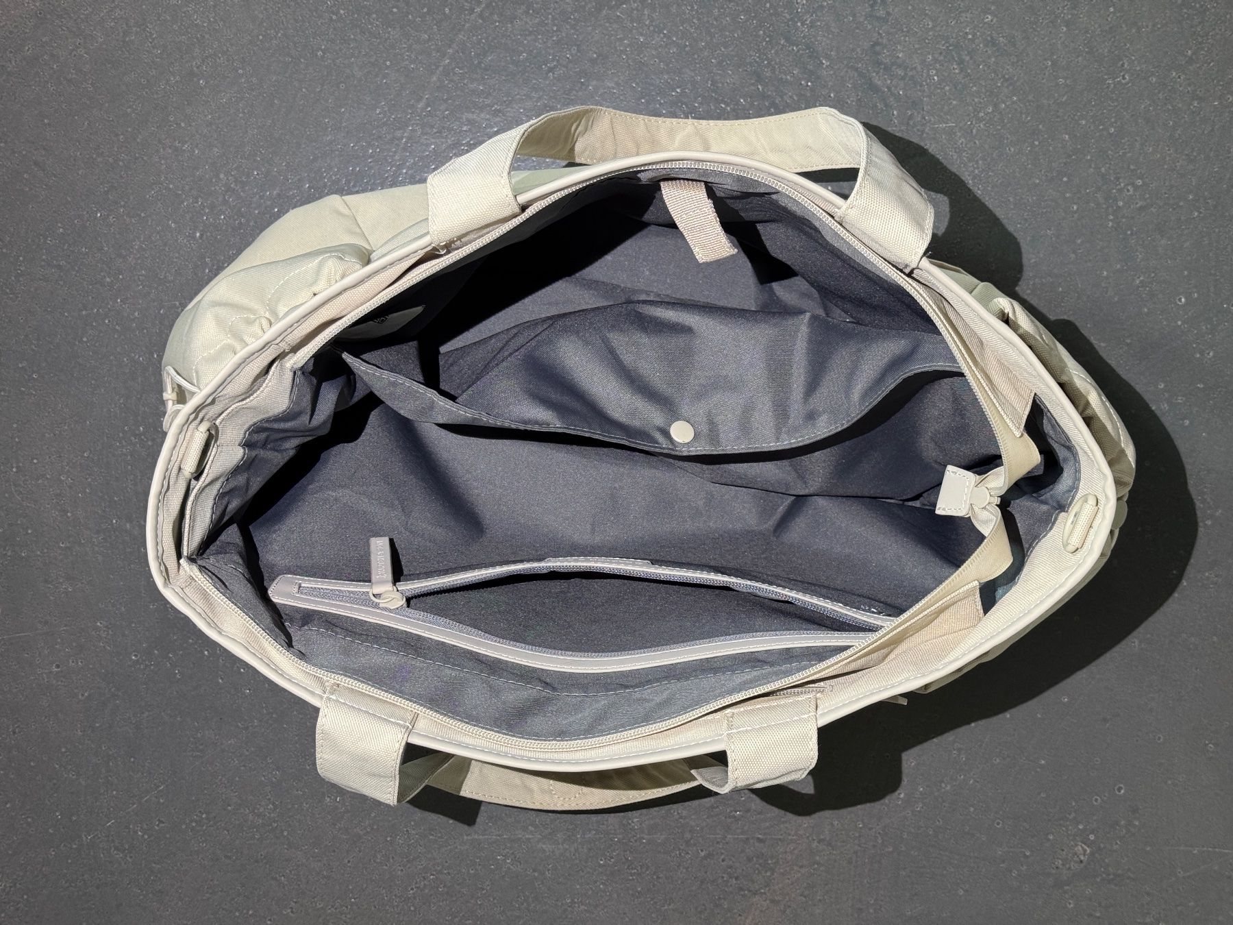 Kapten & Son Sacs femmes: Kaptn & Son Hellvi Pro Large Sandstone – D'occasion à Hombrechtikon par Cara2005 2