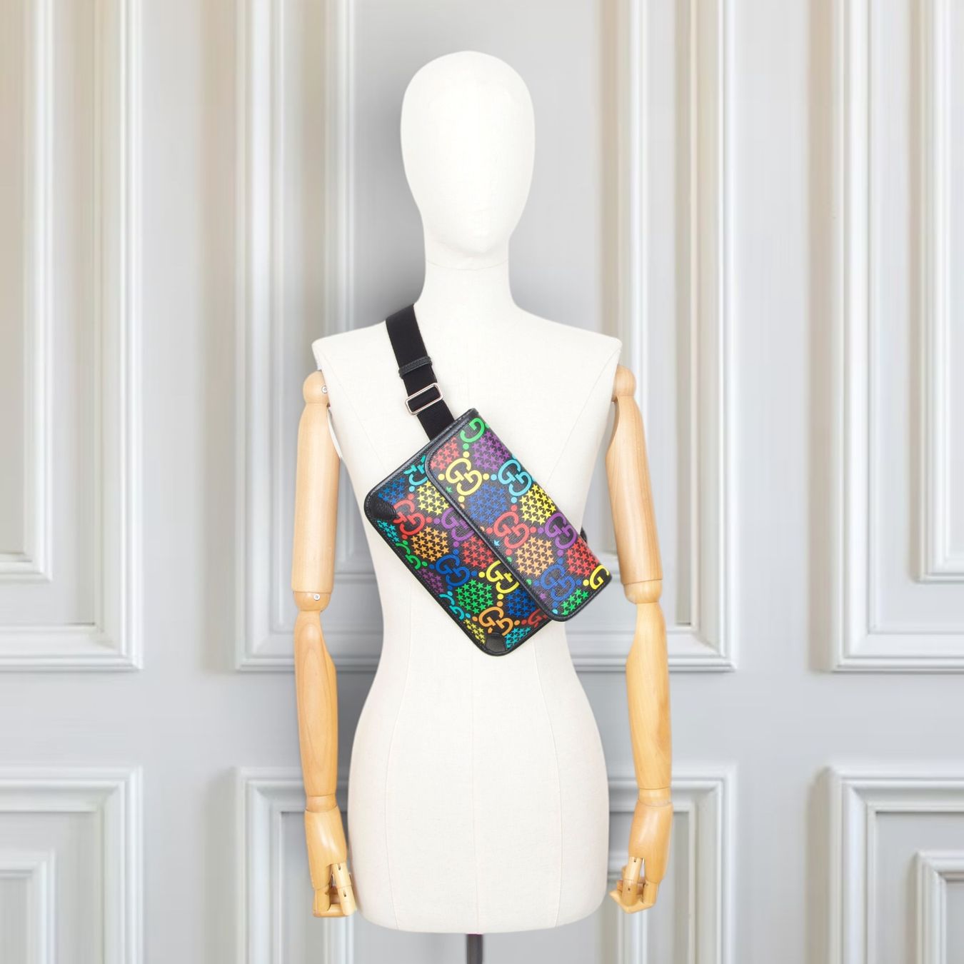 Gucci Taschen: Gucci Gürteltasche GG Psychedelic supreme – Gebraucht aus Binningen von Designerlabels 1