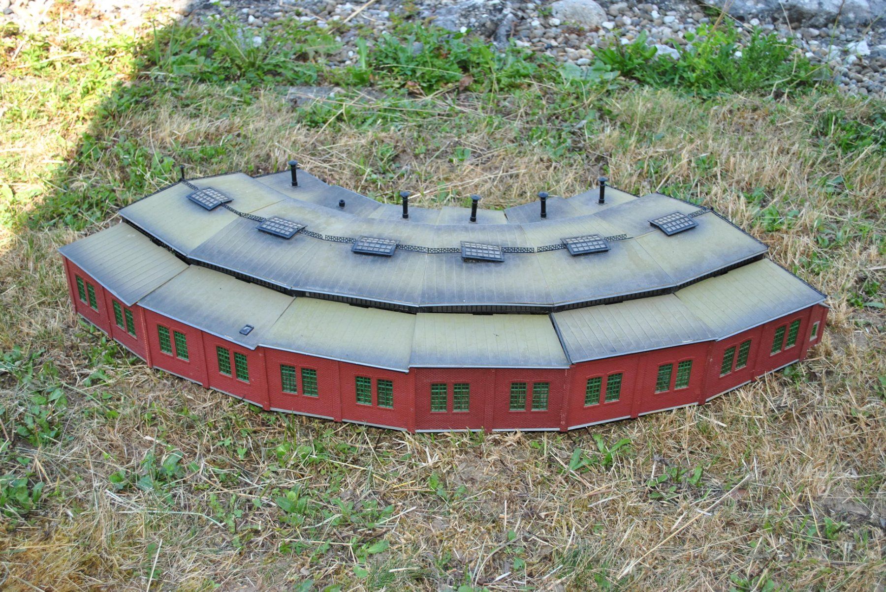 Faller Modellini di ferrovie: Faller Ringlokschuppen (HUI001) – Usato da Aarwangen venduto da Leg_10439 2