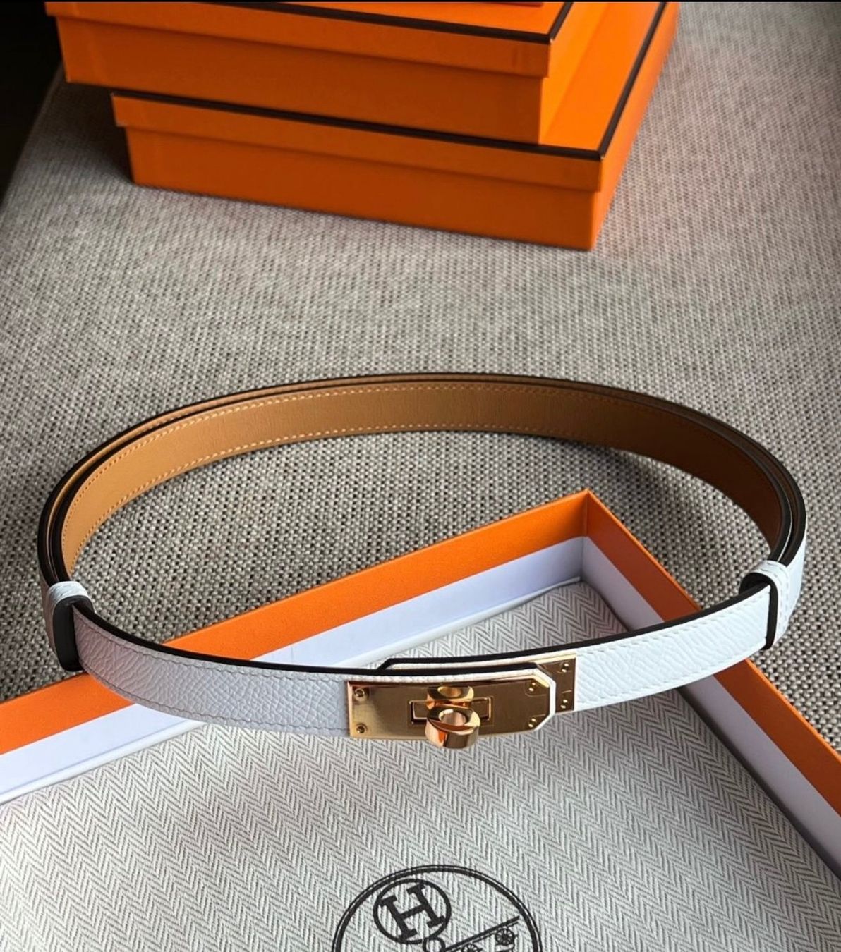 Hermès Gürtel: Hermès Gürtel Kelly 18 – Neu und originalverpackt aus Carona von Marie_Kelly