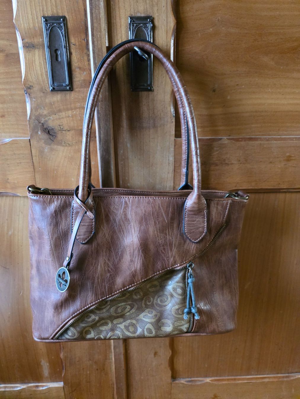 Rieker Borse da donna: Rieker Hand Tasche braunes Leder oder Kunstleder Handtasche – Usato da Walterswil BE venduto da Lonitti