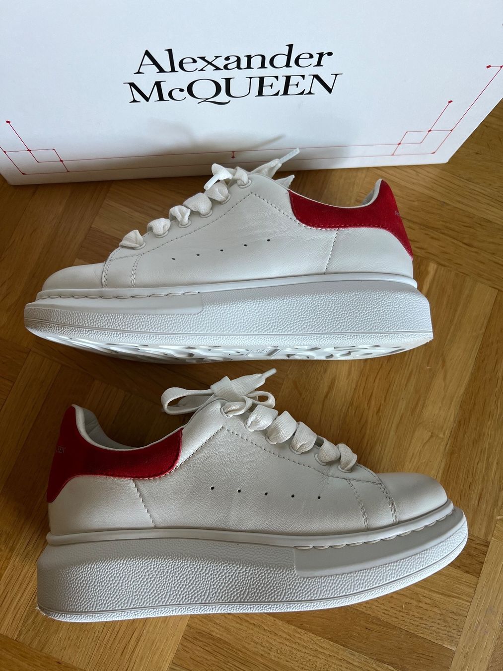 Alexander Mcqueen Scarpe per ragazze: Alexander McQUEEN, Kinder, Gr. 32 – Nuovo (secondo la descrizione) da Kilchberg ZH venduto da Von_dutch 3
