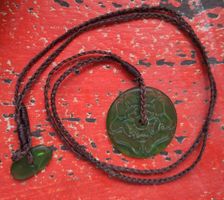 Grüne Kette aus Glas mit Blumenmotiv, neu