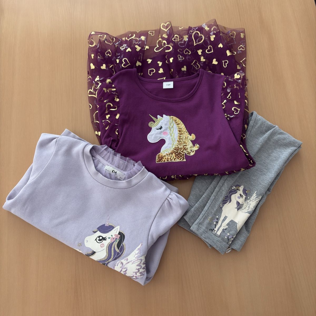 Kleiderpakete & -sets: Einhorn Kleid, Pullover, Hose Grösse 128 – Neu (gemäss Beschreibung) aus Forch von CorinneB-K