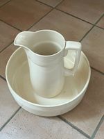 Alter Waschkrug mit Becken
