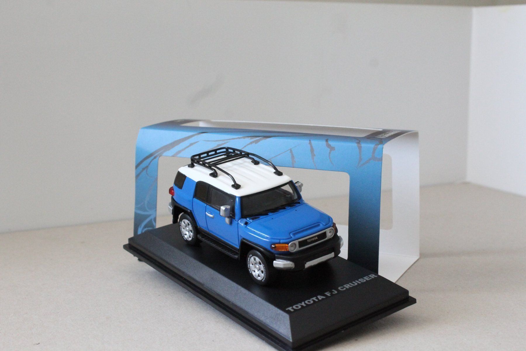 Toyota Modellautos: Toyota FJ Cruiser Voodoo – Neu und originalverpackt aus Flawil von Imperiosud 2