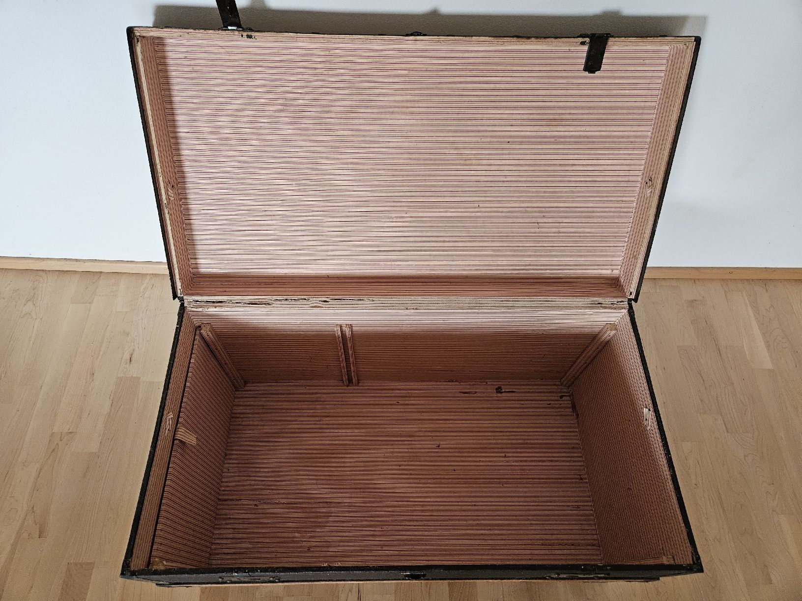 Coffres: Antike Truhe, Masse 95x52x50cm  – D'occasion à Zürich par Pazzenreich 4