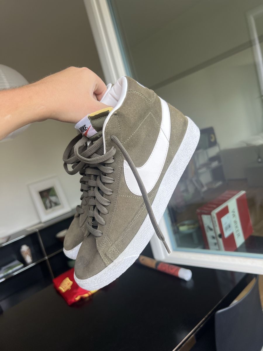 Nike Chaussures hommes: Nike Blazer olivgrün 42.5 – Neuf (Voir description) à Basel par jul_dfc7