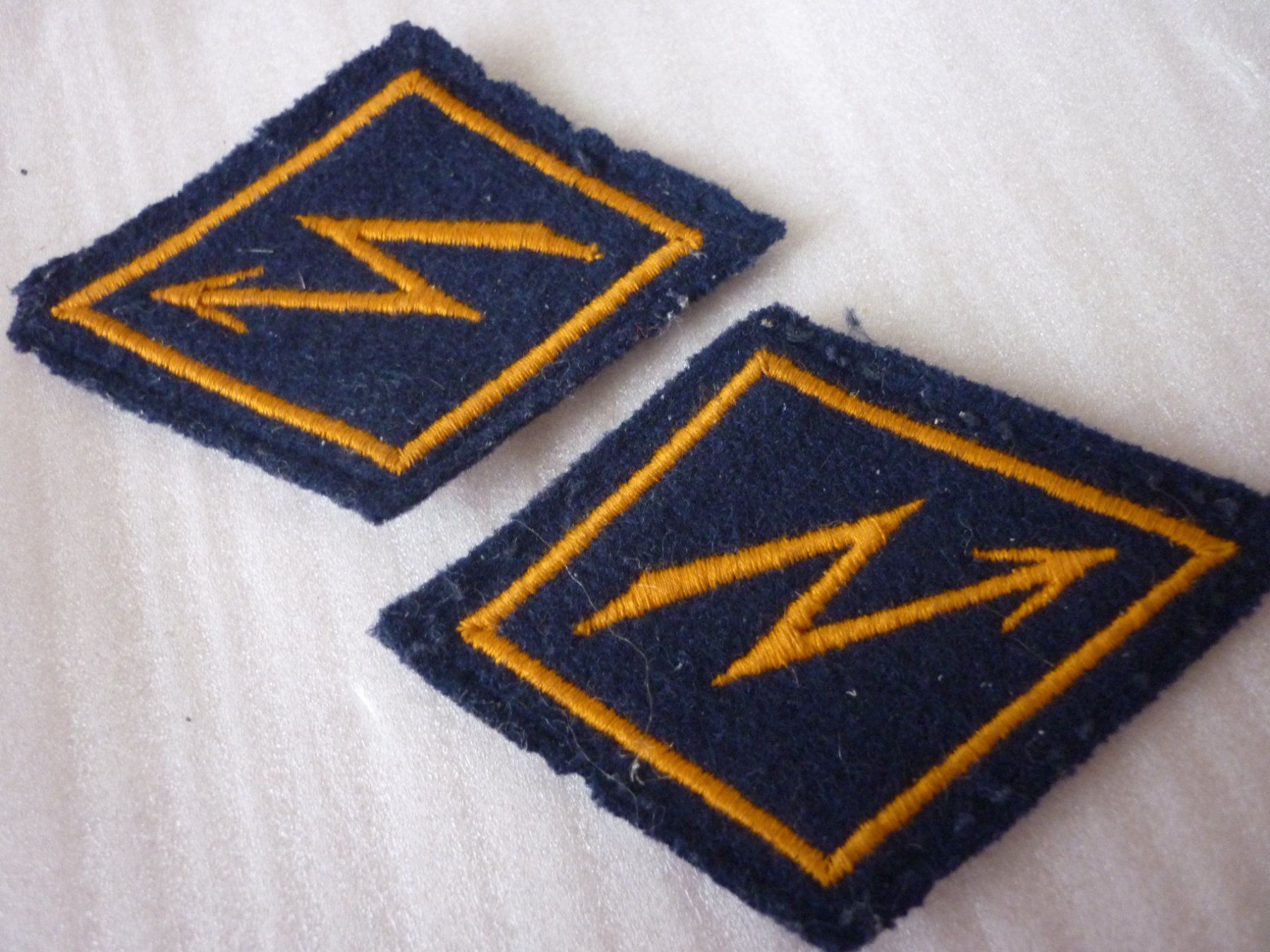 Schweizer Armee Placchette & Badge: Ordonnanz von 1949 Schweizer Armee – Usato da Zürich venduto da gallienus 2