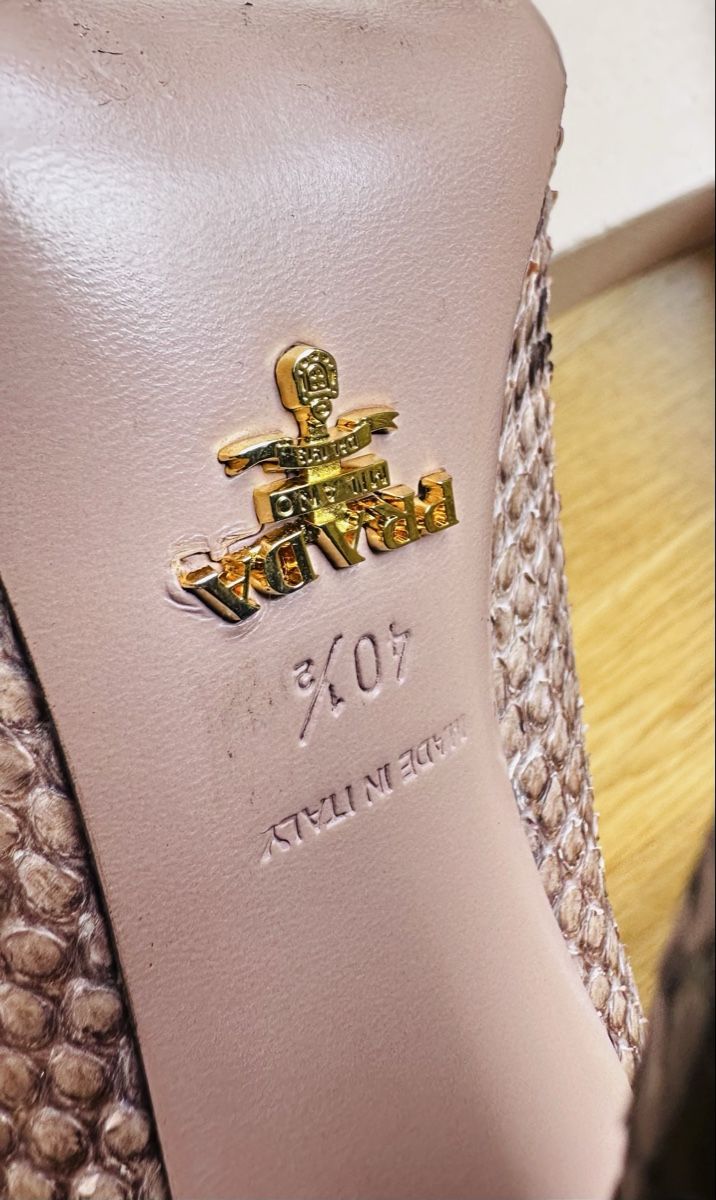 Prada Scarpe da donna: Prada Stiefel Python Leder schwarz beige Grösse 40.5 – Usato da Vevey venduto da ledidream 3