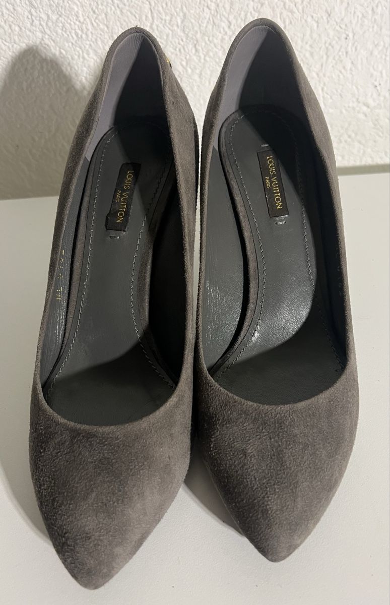 Louis Vuitton Scarpe da donna: Escarpins à talons hauts Louis Vuitton, taille 37,5 – Usato da St-Pierre-Clages venduto da ste_xk6p 8