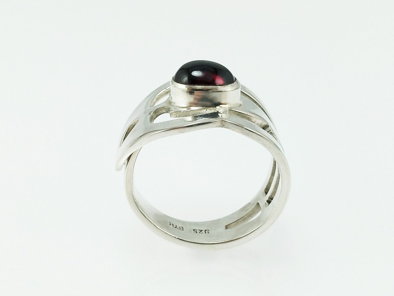 Anelli: Offener Ring aus 925er Sterling Silber mit ovalem Granat – Nuovo e nell'imballaggio originale da Meilen venduto da Byrd-bijoux 2