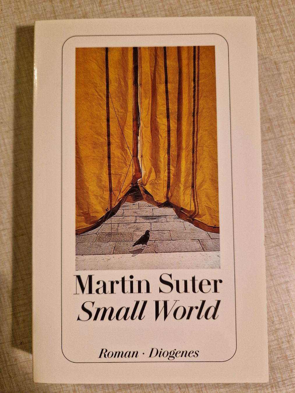 Libri: Martin Suter Small World – Usato da Zürich venduto da hogerseppvreni