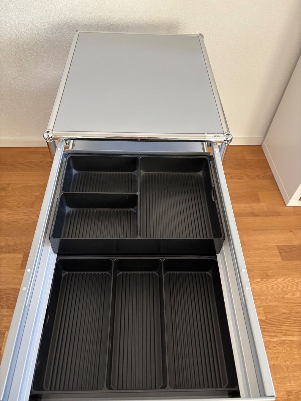 USM Banconi: USM Haller Rollcontainer, hellgrau – Usato da Olten venduto da len_y9n7 4