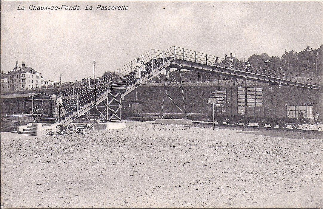 Cartoline postali: LA CHAUX - de - FONDS, la passerelle – Usato da Les Verrières venduto da Scampi0