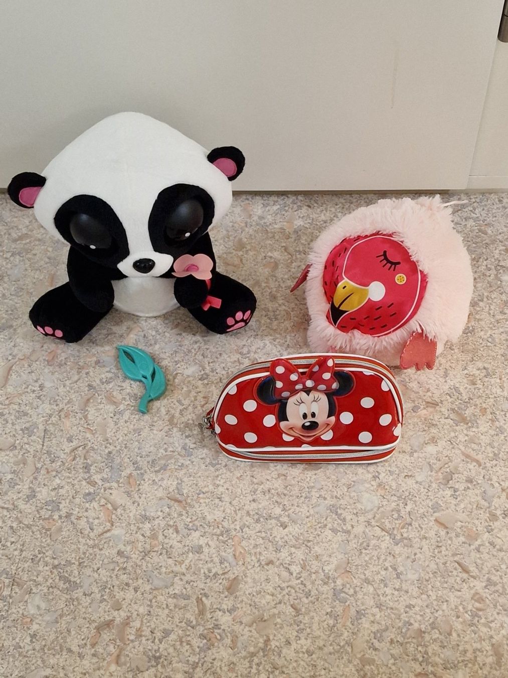 Giocattoli: Panda /Interaktives und ein Mickey-Stifthalter – Usato da Ennetmoos venduto da berg2011