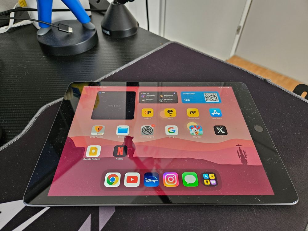 iPad 9 64GB WiFi + 4G LTE (Unlocked) main image 1