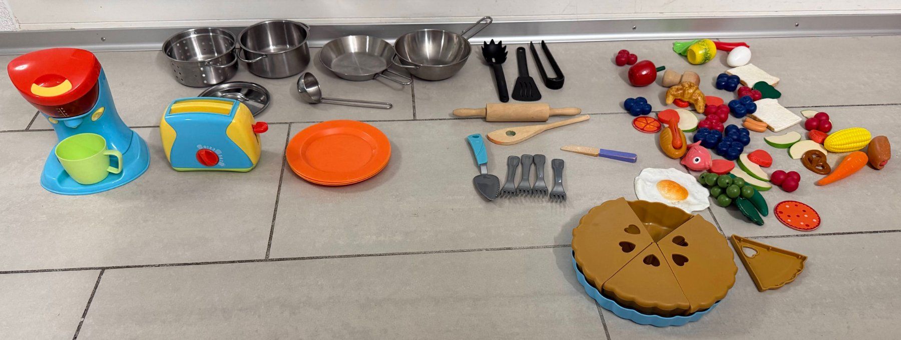 Ikea Giocattoli: IKEA DUKTIG Spielküche ab 1.- CHF – Usato da Zürich venduto da user137 3