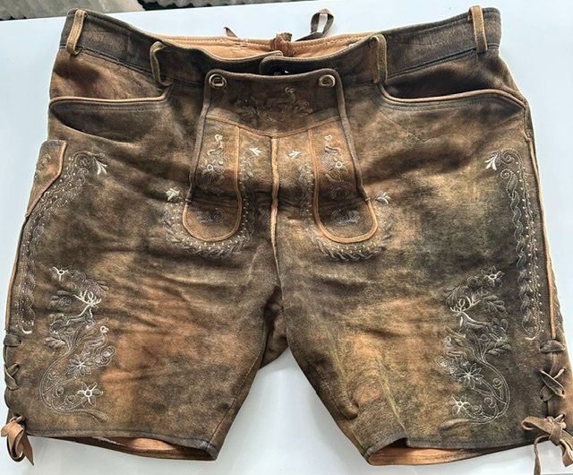 Pantaloni: Lederhosen – Usato da Alberswil venduto da menphi