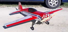 Avion Extra 2m05 avec moteur 62cc neuf