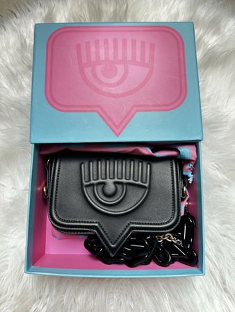 Chiara Ferragni Handtasche schwarz mit Kette Neuwertig