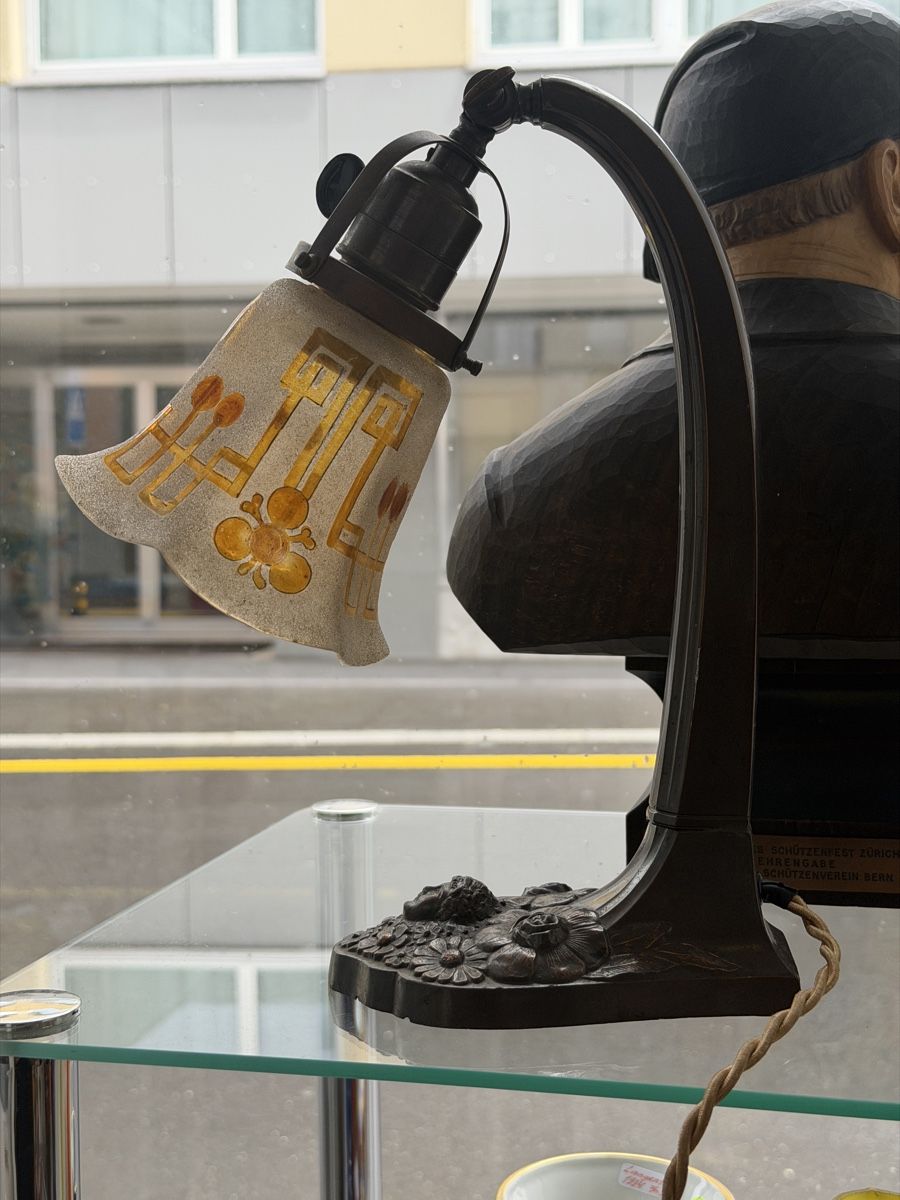 Lampade: Jugendstil Tischlampe mit dekorativem Glasschirm  – Usato da Andermatt venduto da Diadiusdiana 6