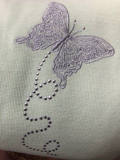Pullover & Sweatshirts: Pull cotton M avec papillon à strass sur le devant – Neu (gemäss Beschreibung) aus Aigle von Tchamille 1