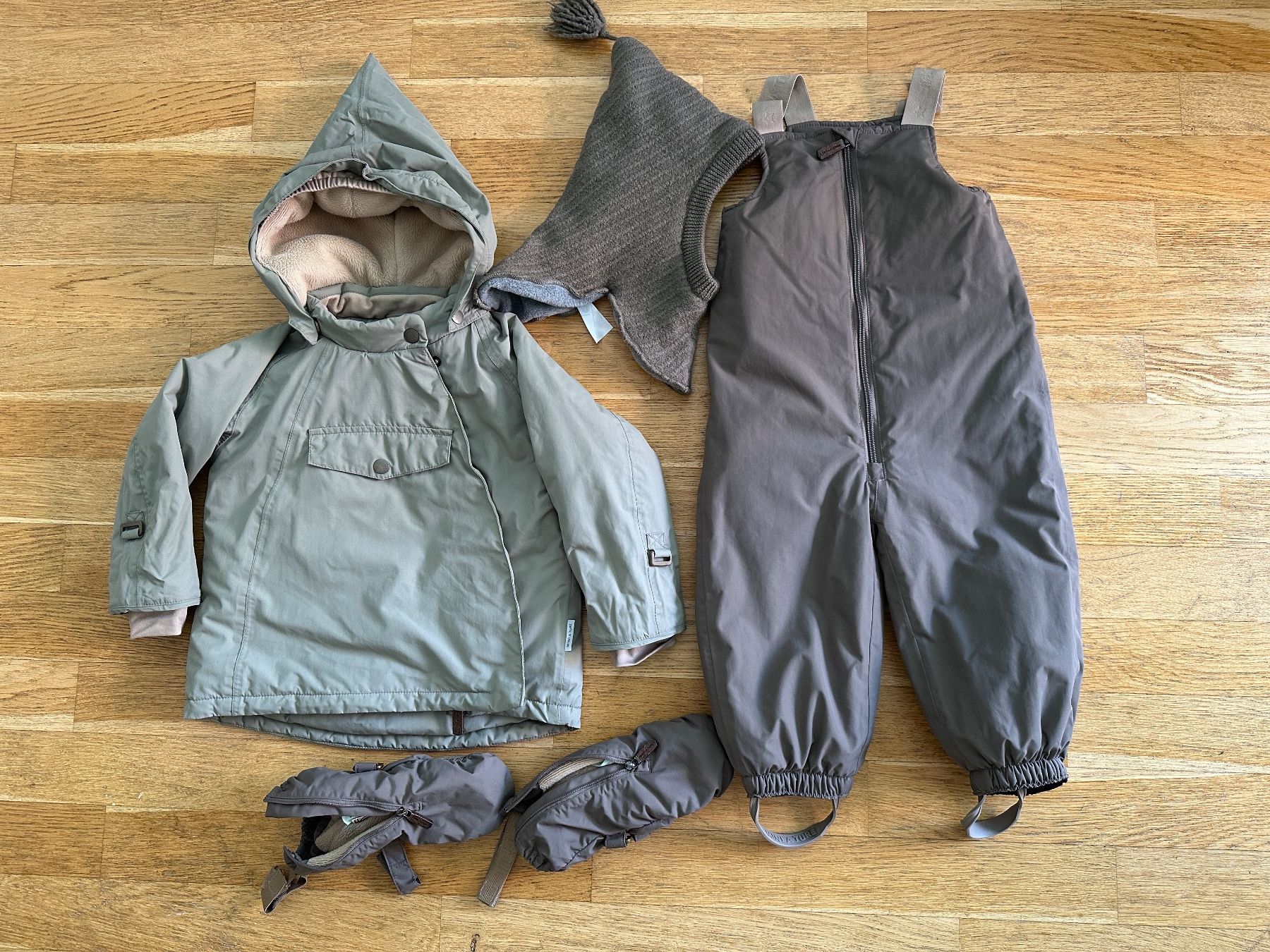 Lotti & Set di vestiti: Mini a ture Winter Set Gr. 86-92 – Usato da Zürich venduto da JuliaSp 1