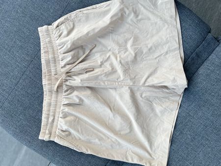 Leichte Sommer Shorts für Damen – Grösse L – top Zustand!