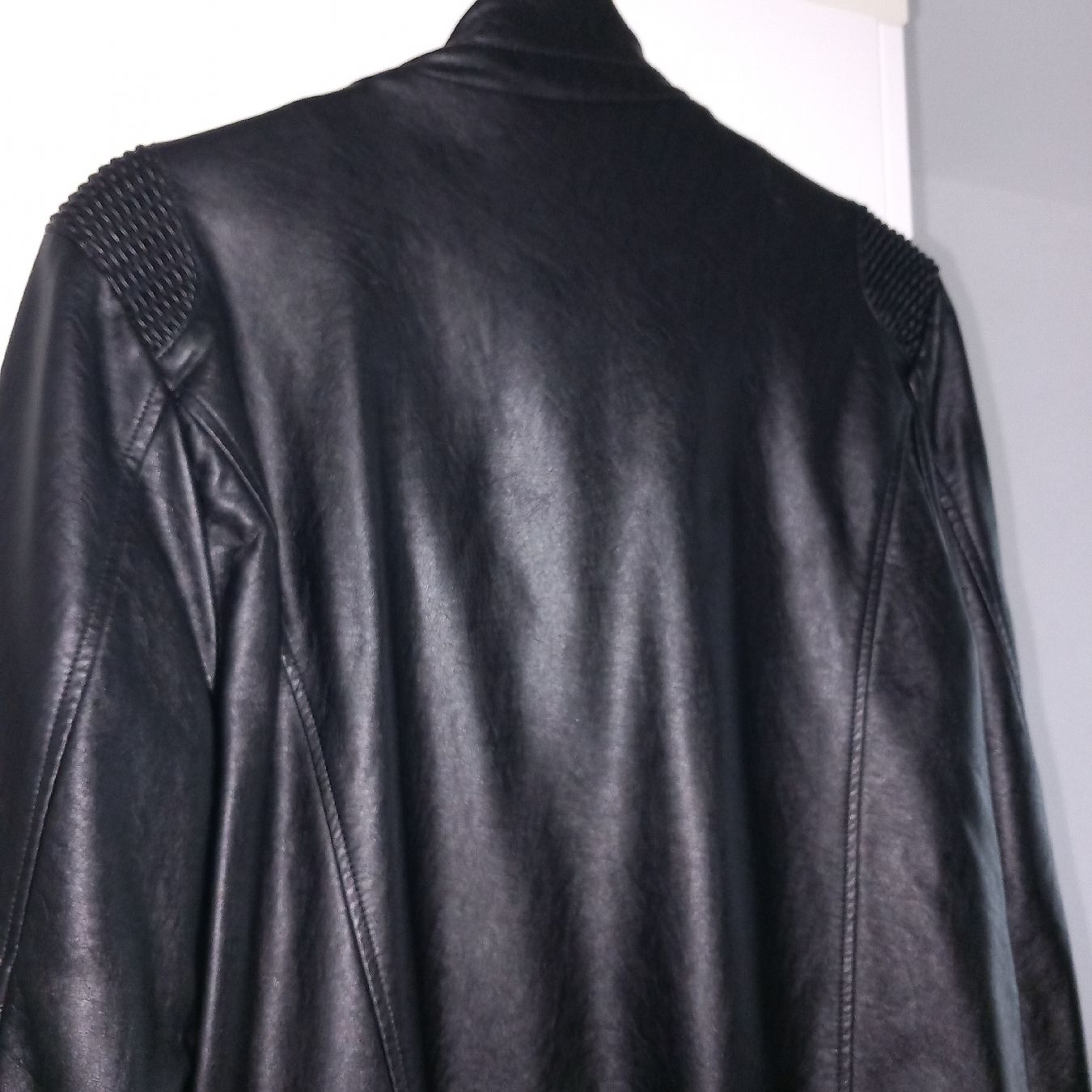 Giacche: Kunstleder Jacke schwarz. – Usato da Aegerten venduto da gismolini 2