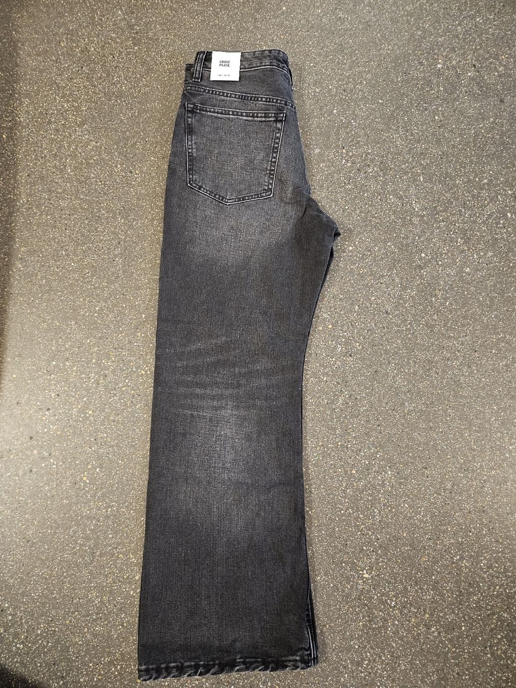 Pull&Bear Pantaloni: Jeans PULL&BEAR Loose Flare Herren Gr 40 neu – Nuovo e nell'imballaggio originale da Ormalingen venduto da nomolnoi 1