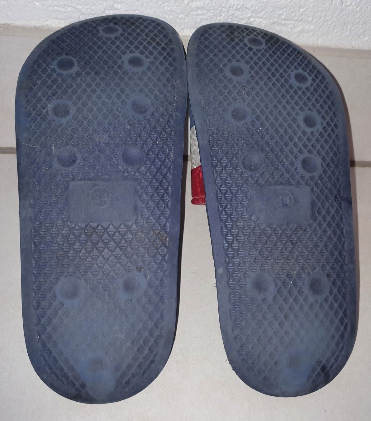 Levi's Herrenschuhe: Claquette Levis pointure 34 unisexe – Gebraucht aus Vouvry von Arwenne 2