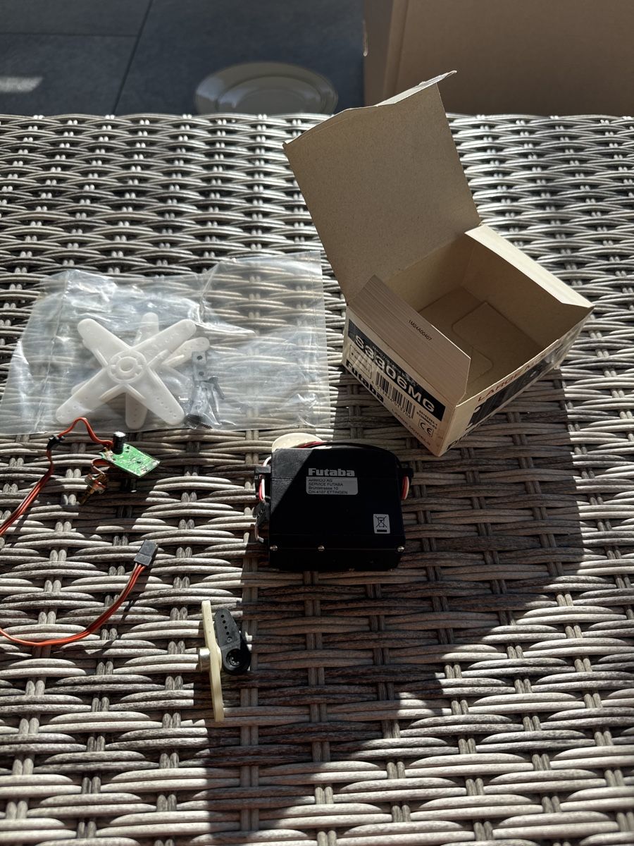 Futaba Modellismo RC: RC FUTABA Servo Large Model, S3306MG – Difettoso da Buttikon SZ venduto da Micha1307 1