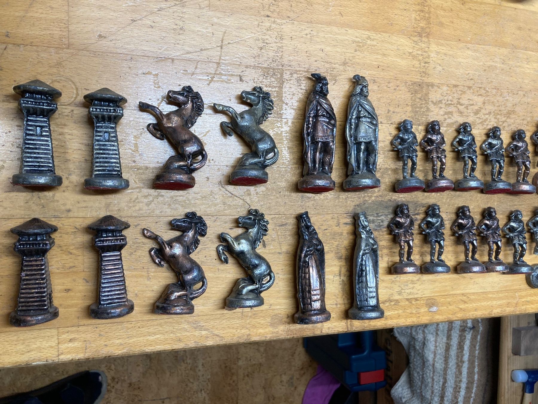 Spiele: Schachspiel, Figuren alt – Defekt aus Lommiswil von Hosi88 1