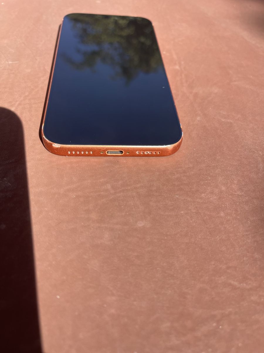 Apple Telefoni cellulari / Smartphones: Iphone 17 pro max 256GB orange  – Usato da Vétroz venduto da est_xyr5 1