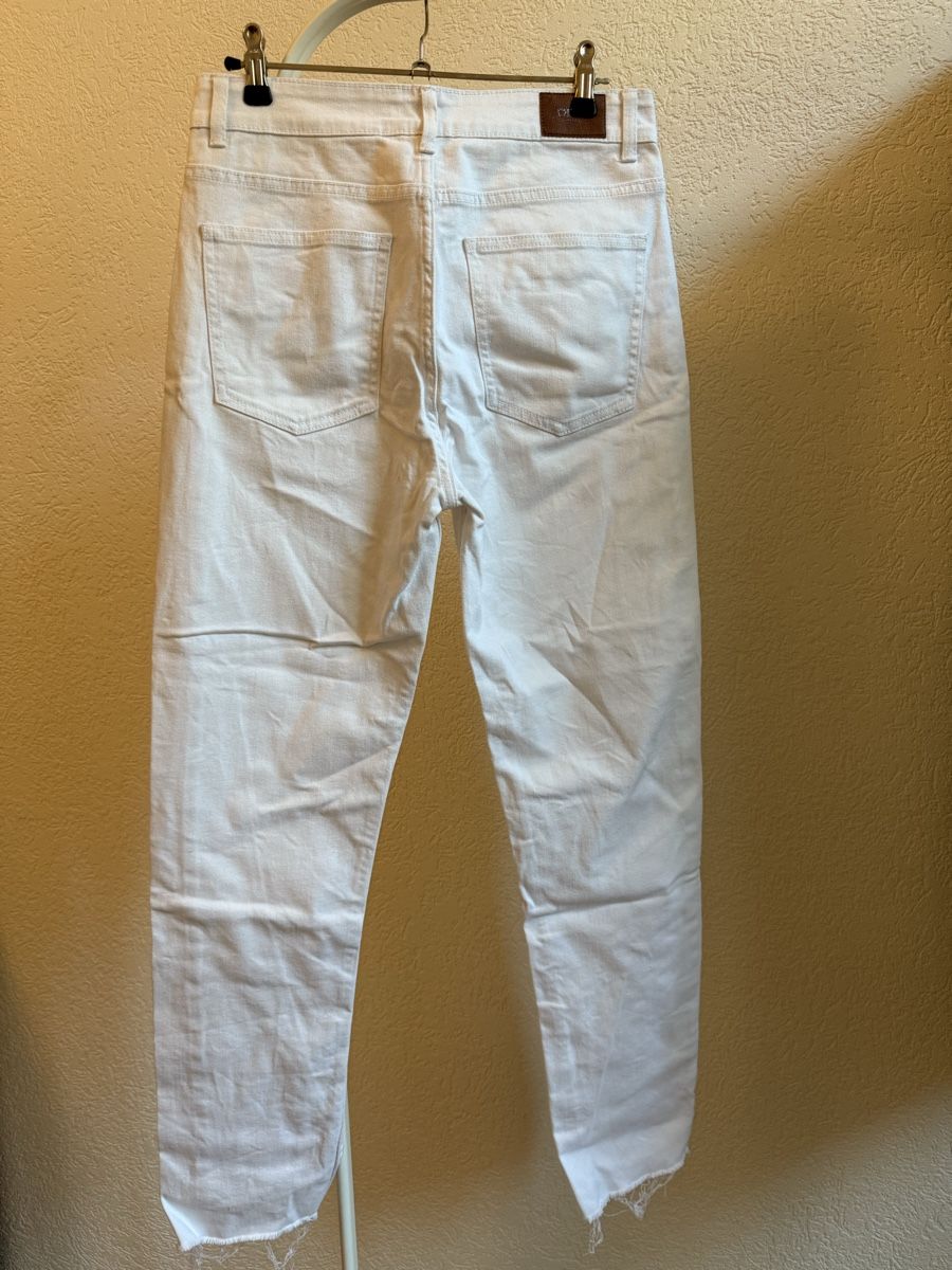 Only Jeans: Jeans blancs Only, 28/34 – Usato da Tavannes venduto da Thriftshop 1