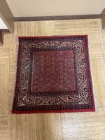 Alter gebrauchter Teppich