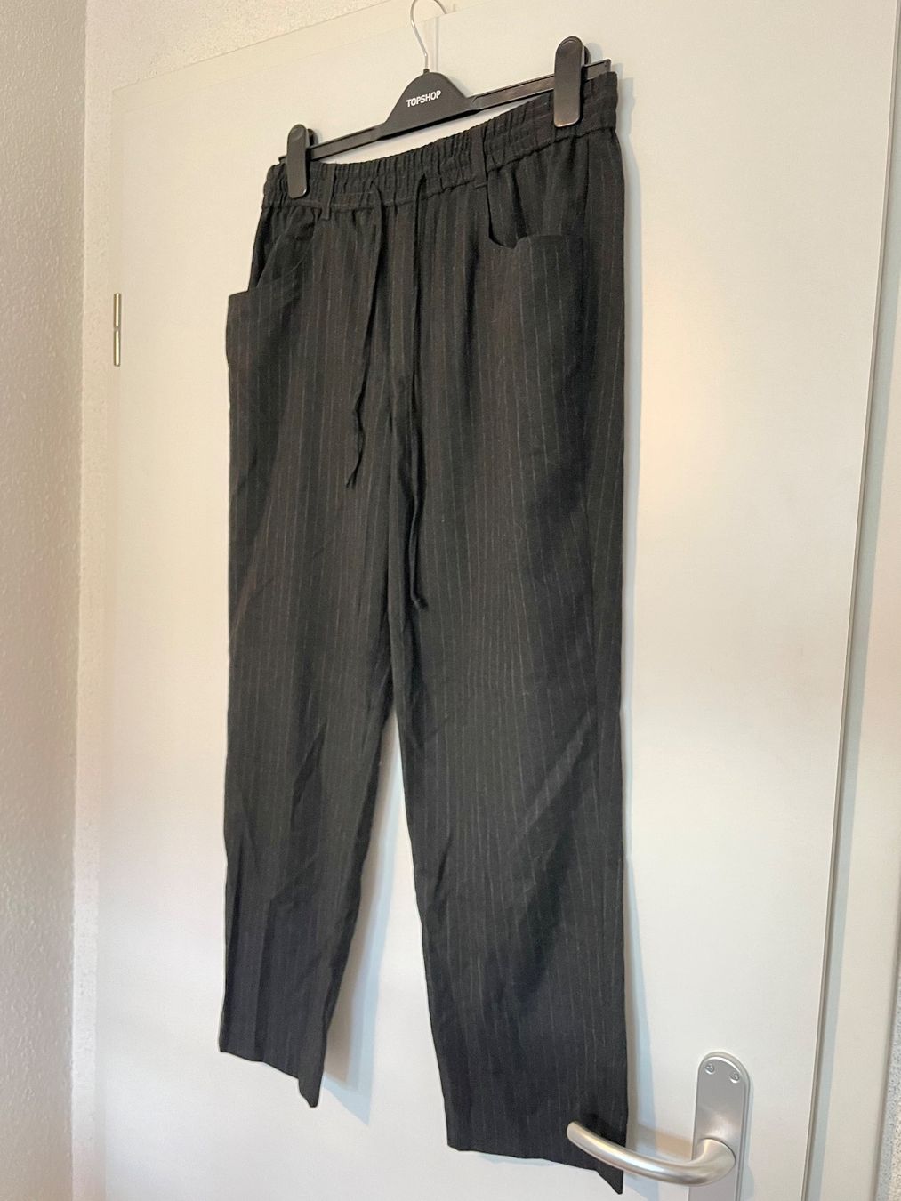 Zara Pantaloni: Tailored trousers – Usato da Roche VD venduto da closetcleanse 1