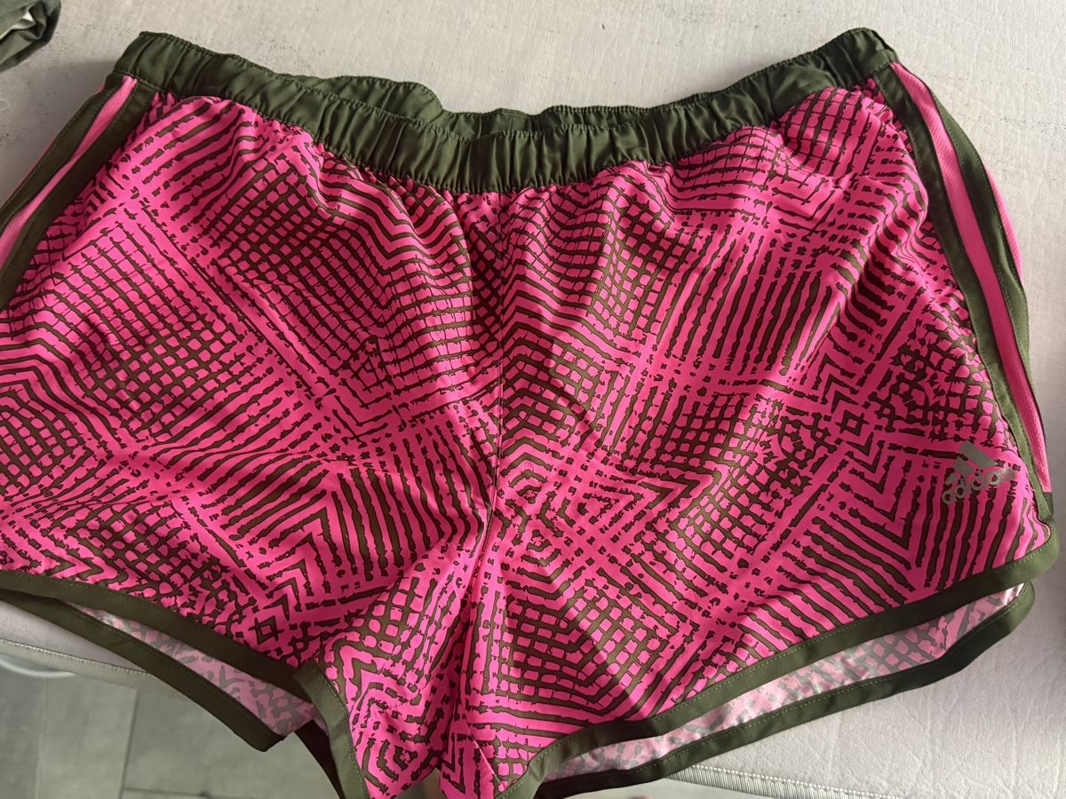Pantaloni: Kurze Sporthosen M/L – Usato da Künten venduto da PippilottaKunterbunt 5