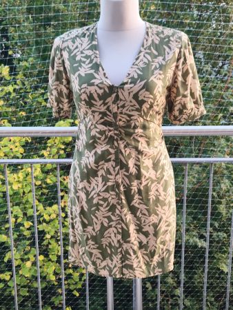Wie neu: Figurbetontes Sommerkleid von Ba&Sh in Gr.40