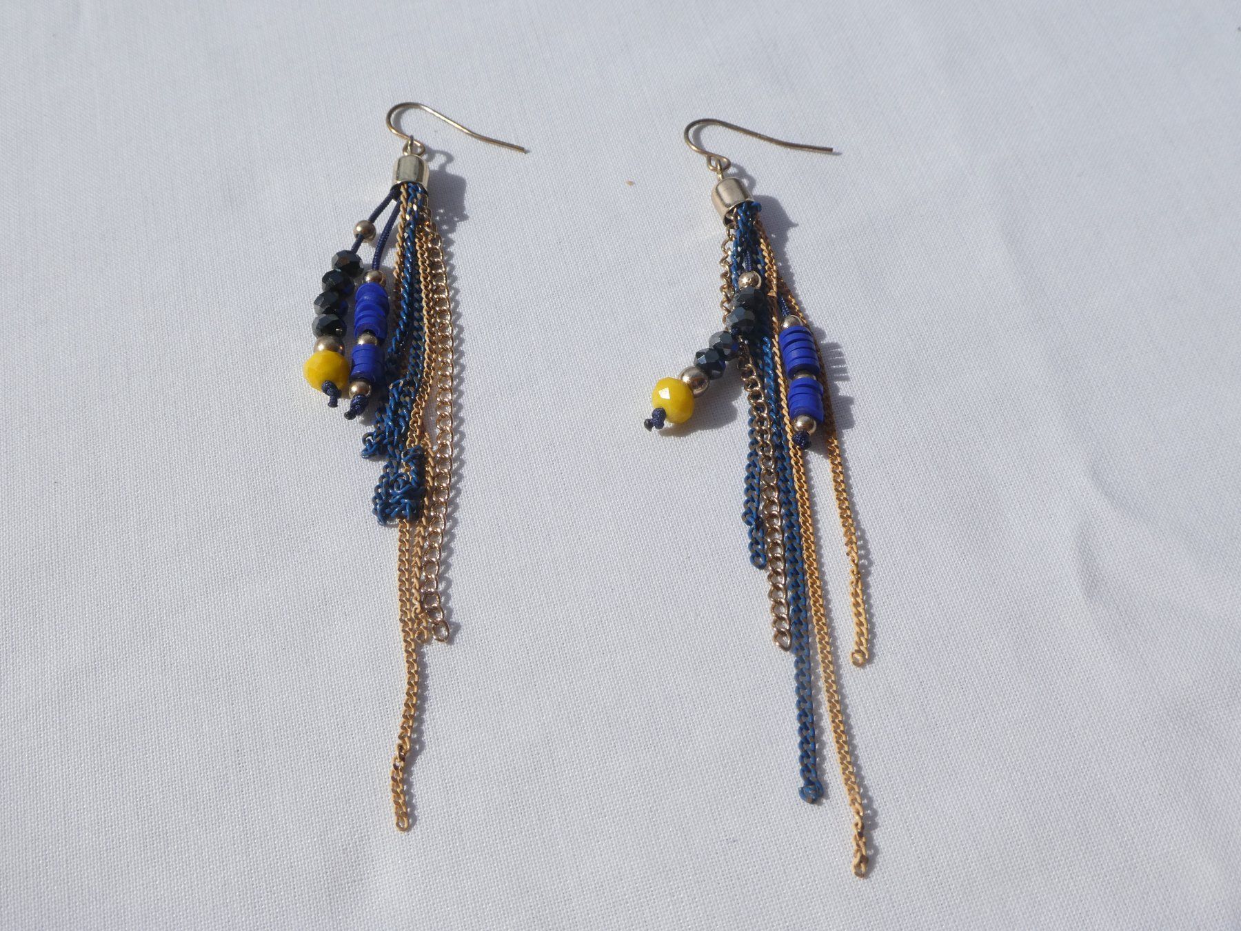 Orecchini pendenti & Orecchini a lobo: Lange Ohrhänger, Kettchen und Glasperlen, Modeschmuck – Usato da Gattikon venduto da kaandooh 1