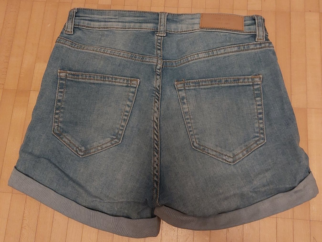 Hosen: Amisu Damen Shorts Gr. 34 – Gebraucht aus Neftenbach von lor_7thq 1