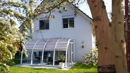 Wintergarten zu verkaufen – elegantes Design mit abgerundete