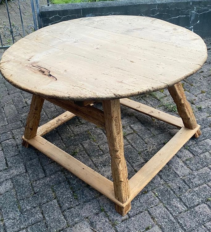 Antiker Holztisch rund mit Schublade | Kaufen auf Ricardo