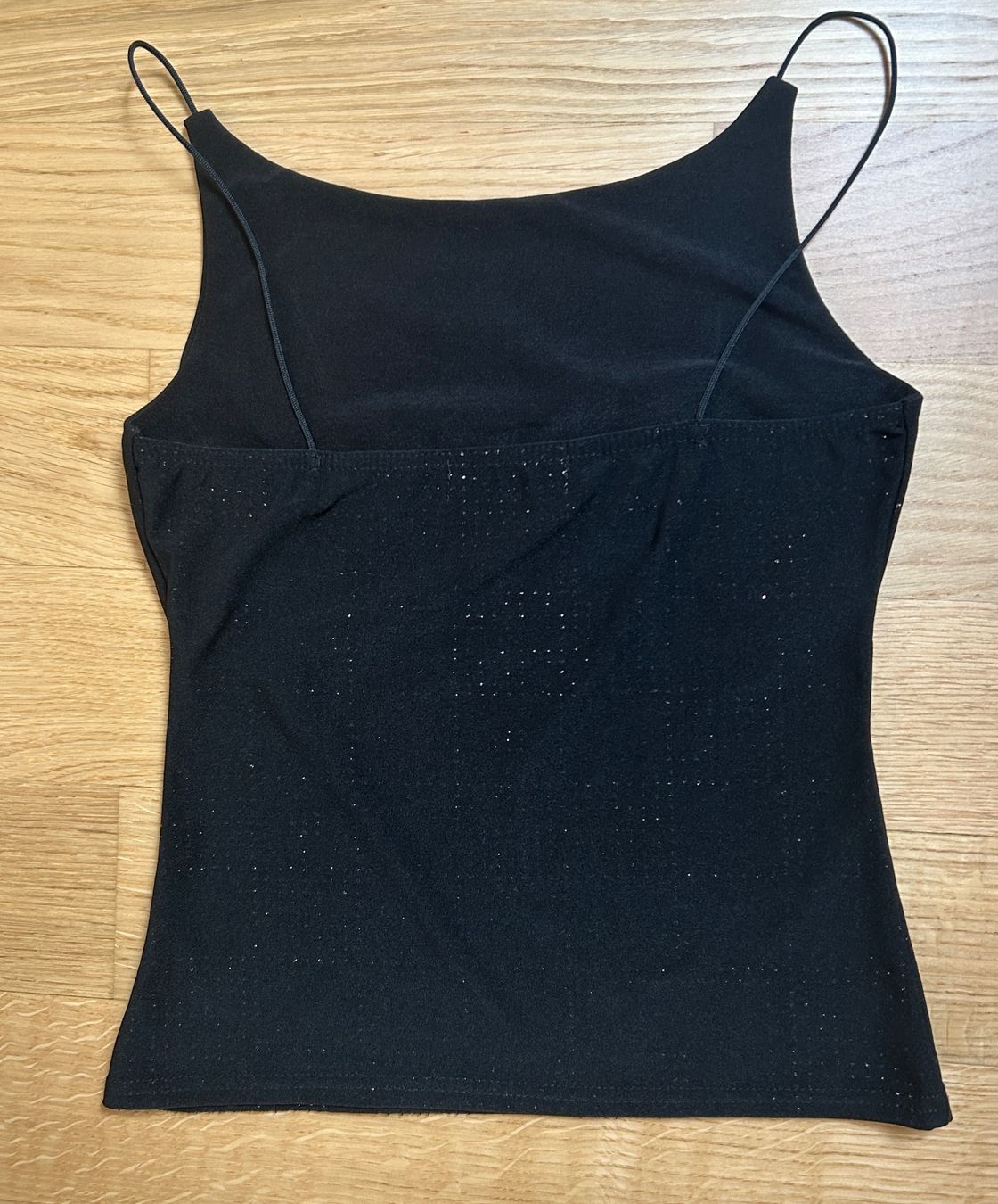 Top: Glitzer Top von Everywear – Usato da Bern venduto da Chuerbis 1